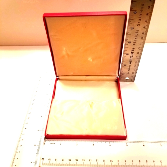 Lady of the Equestrian Order of the Holy Sepulchre of Jerusalem (LHS) medals set - Picture 14 of 16